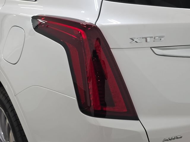 New 2026 Cadillac XT5 Premium Luxury w/ LPO, Floor Liner Package AWD/4WD image 28