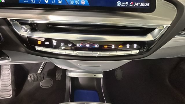 Used 2024 Cadillac Lyriq Sport RWD image 23