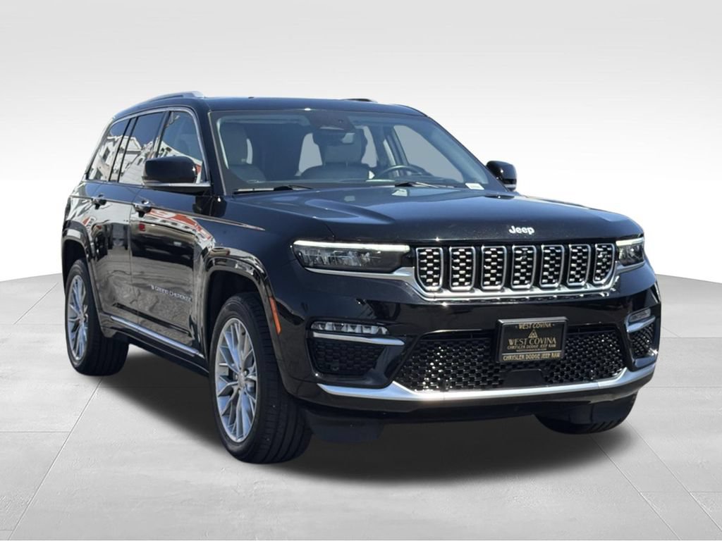 Used 2022 Jeep Grand Cherokee Summit w/ Advanced Protech Group IV AWD/4WD video 2