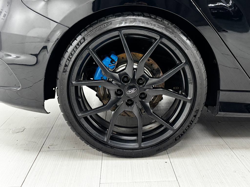 Used 2017 Ford Focus RS image 43