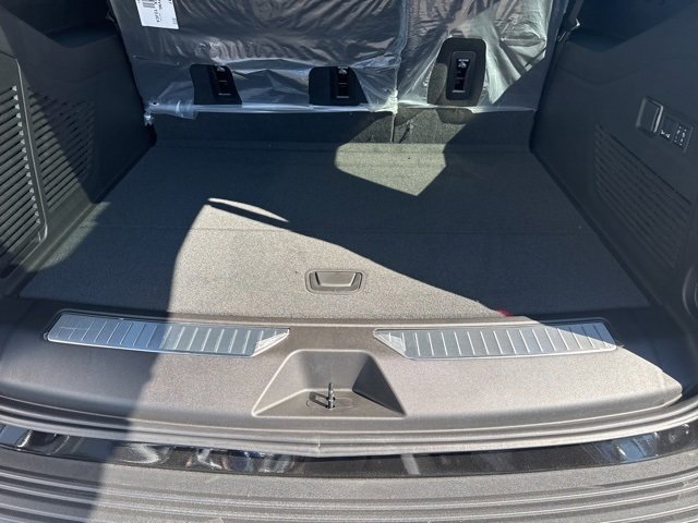 New 2025 GMC Yukon XL AT4 w/ AT4 Premium Plus Package image 31