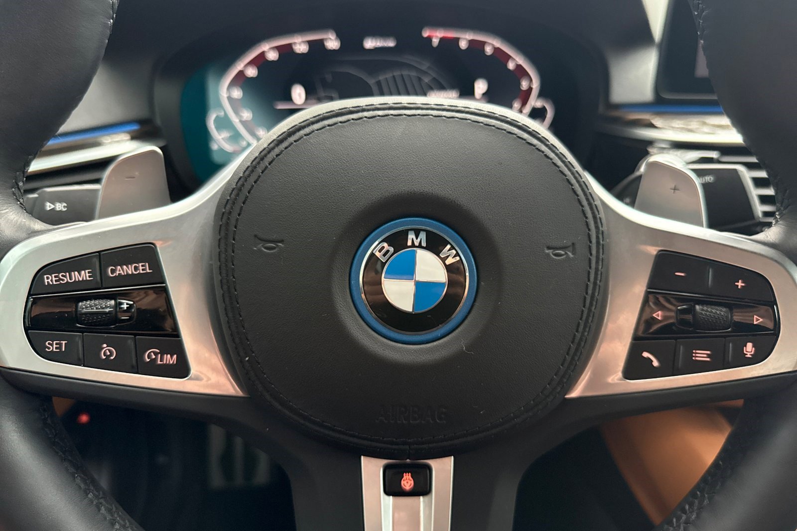 Certified 2023 BMW 530e xDrive w/ M Sport Package image 28