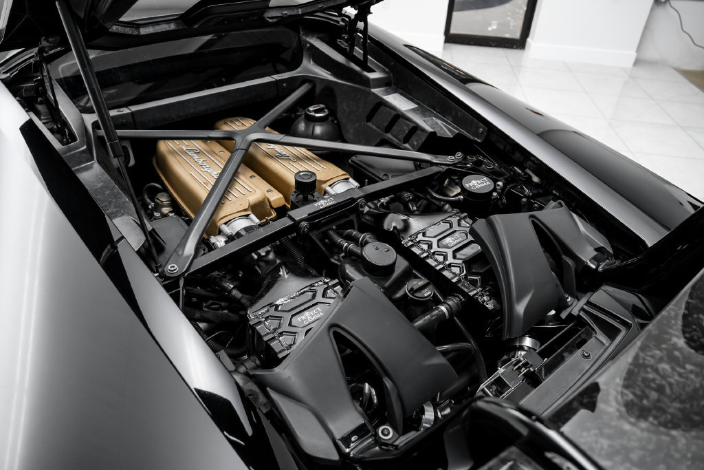Used 2018 Lamborghini Huracan Performante AWD/4WD image 52