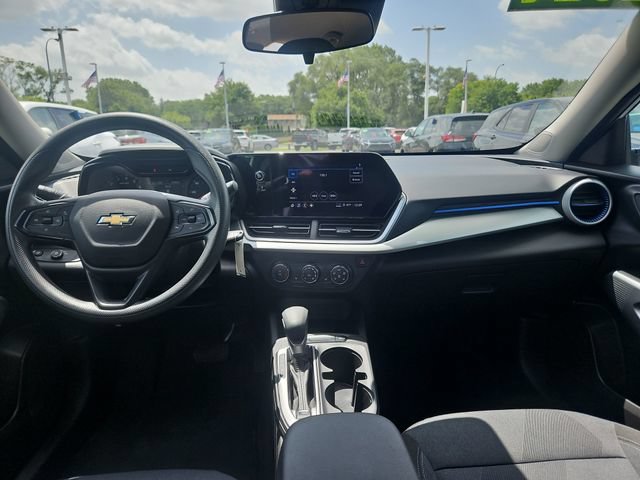 Used 2024 Chevrolet Trax LS w/ LS Convenience Package FWD image 13