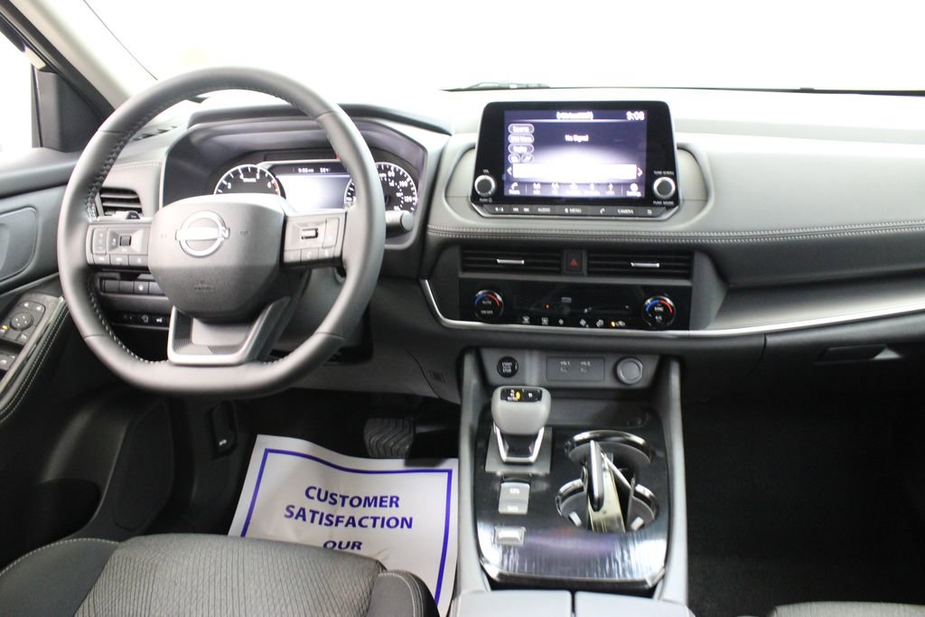 Used 2026 Nissan Rogue SV FWD image 9