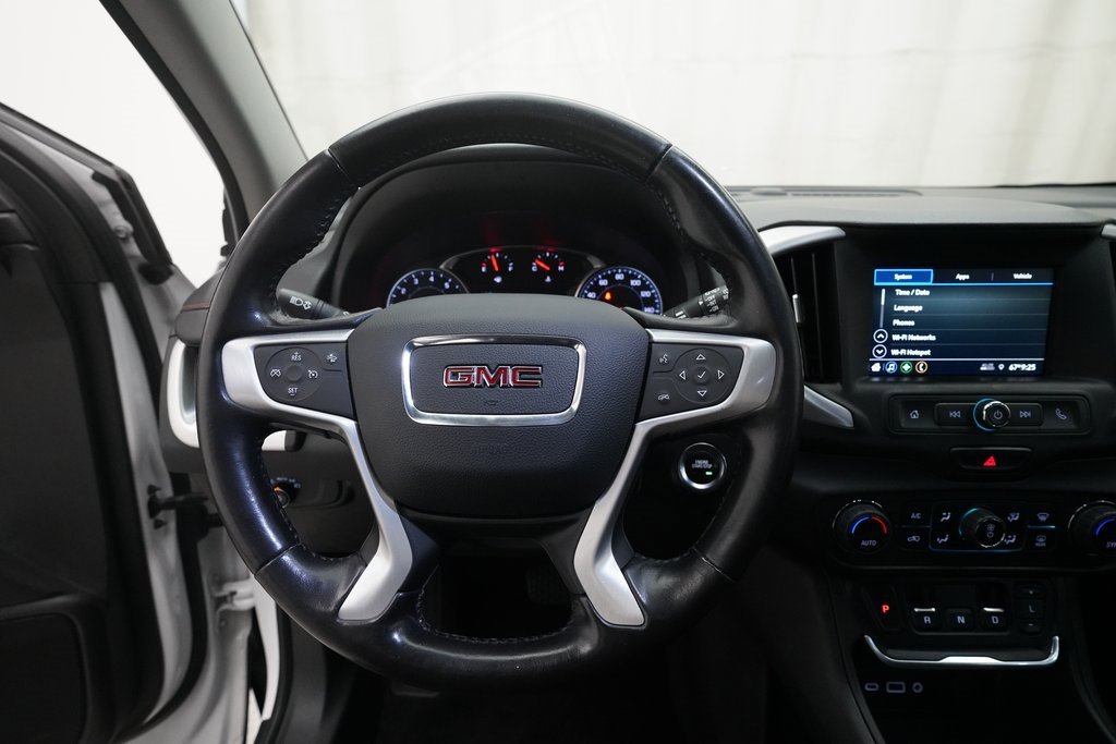 Used 2020 GMC Terrain SLE w/ Driver Convenience Package image 4