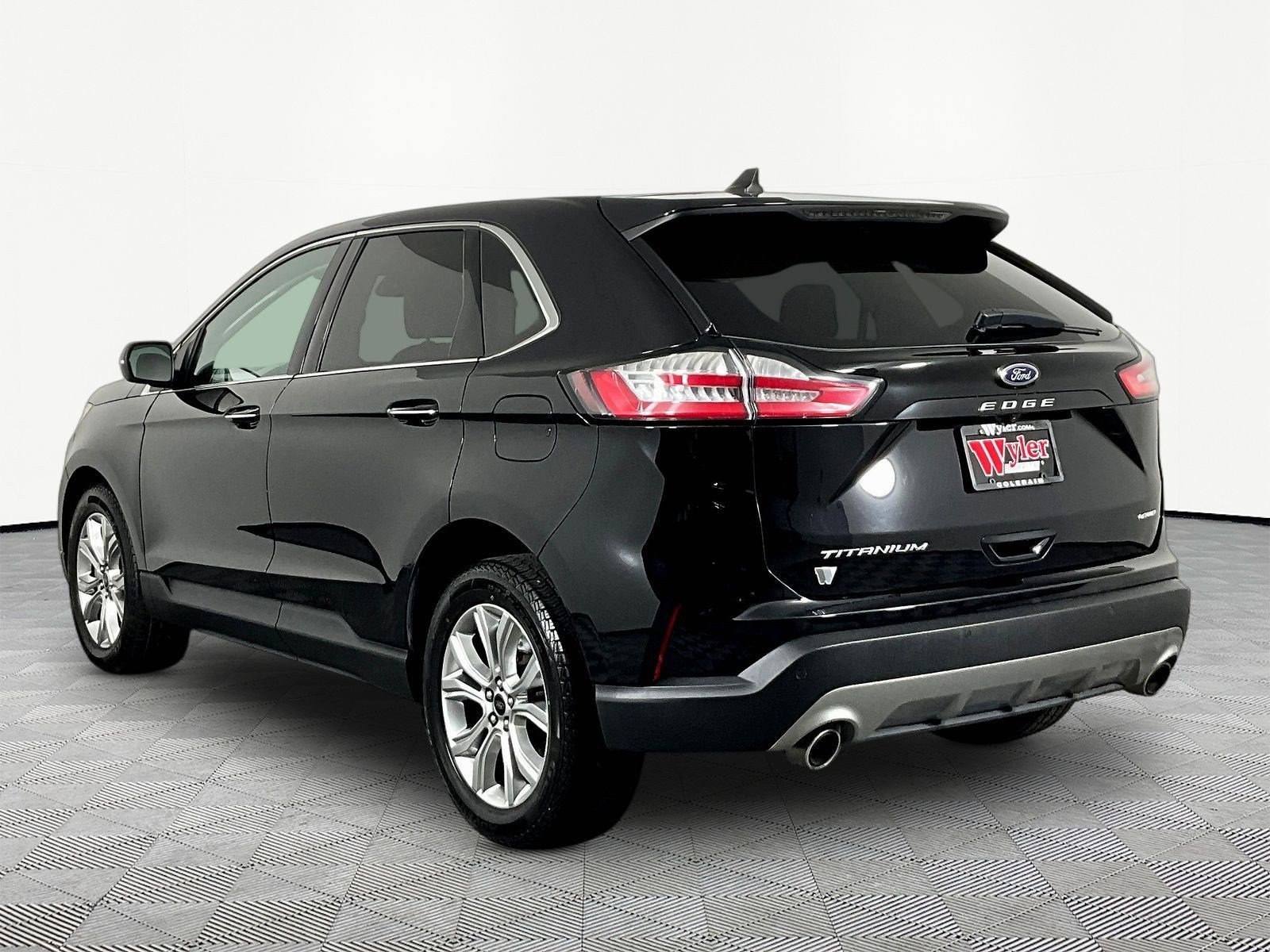 Used 2024 Ford Edge Titanium AWD/4WD image 4