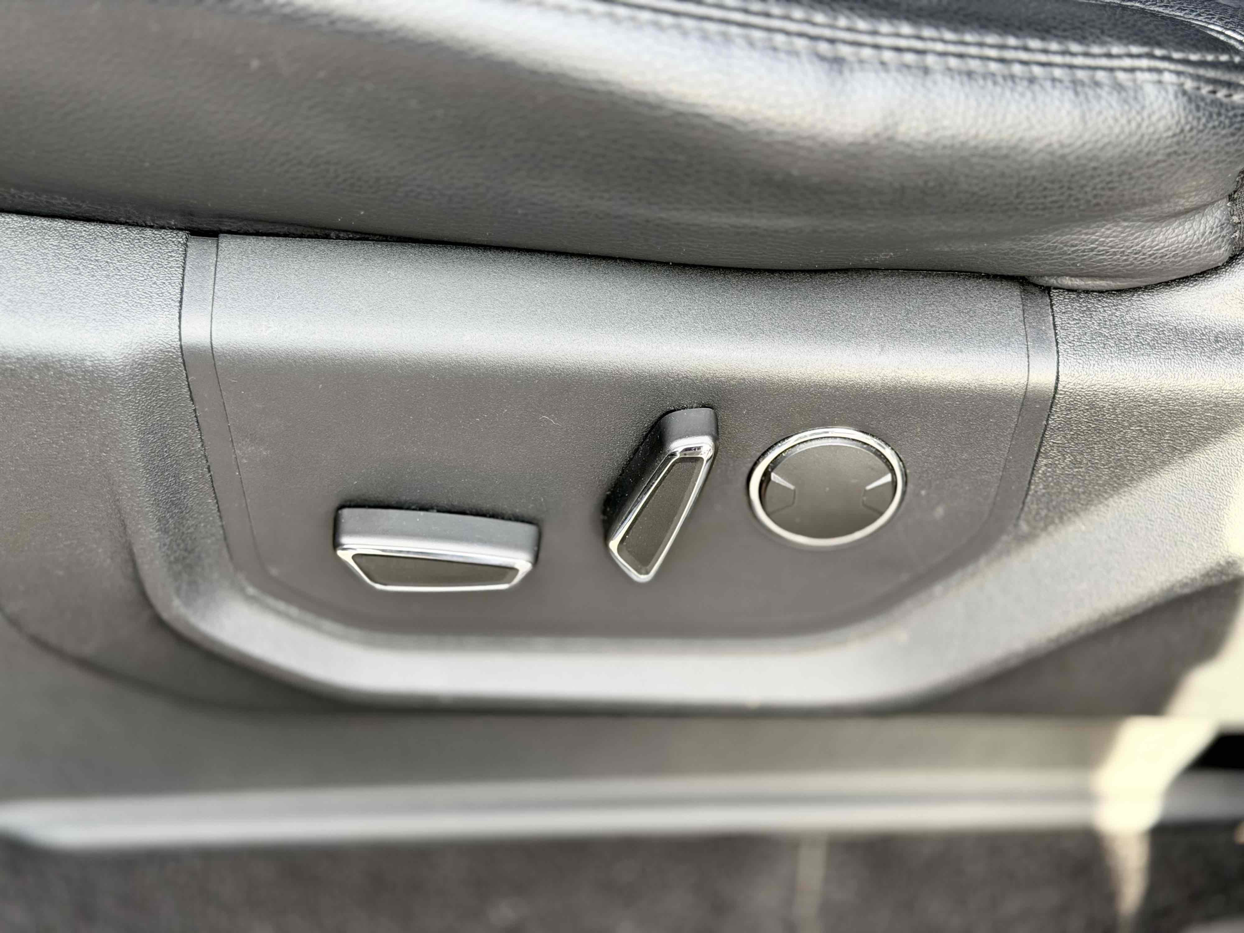 Used 2019 Ford Expedition XLT w/ Equipment Group 202A image 25