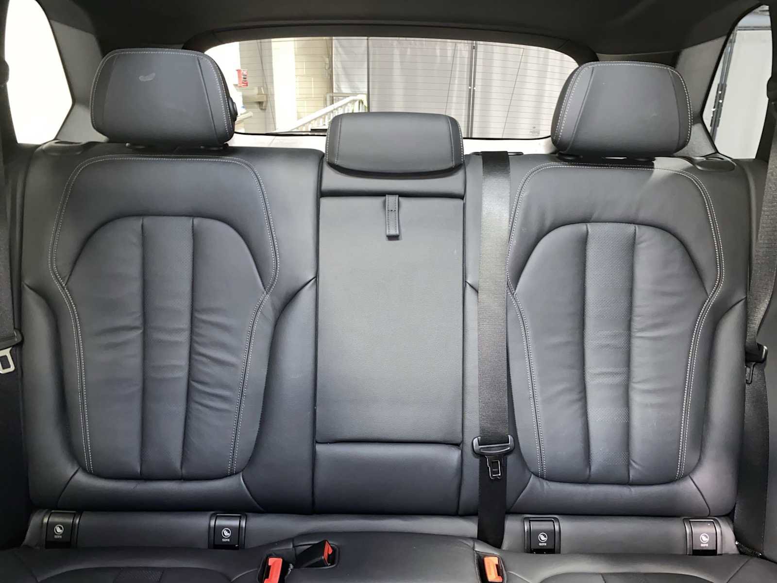 Used 2020 BMW X5 M50i image 22