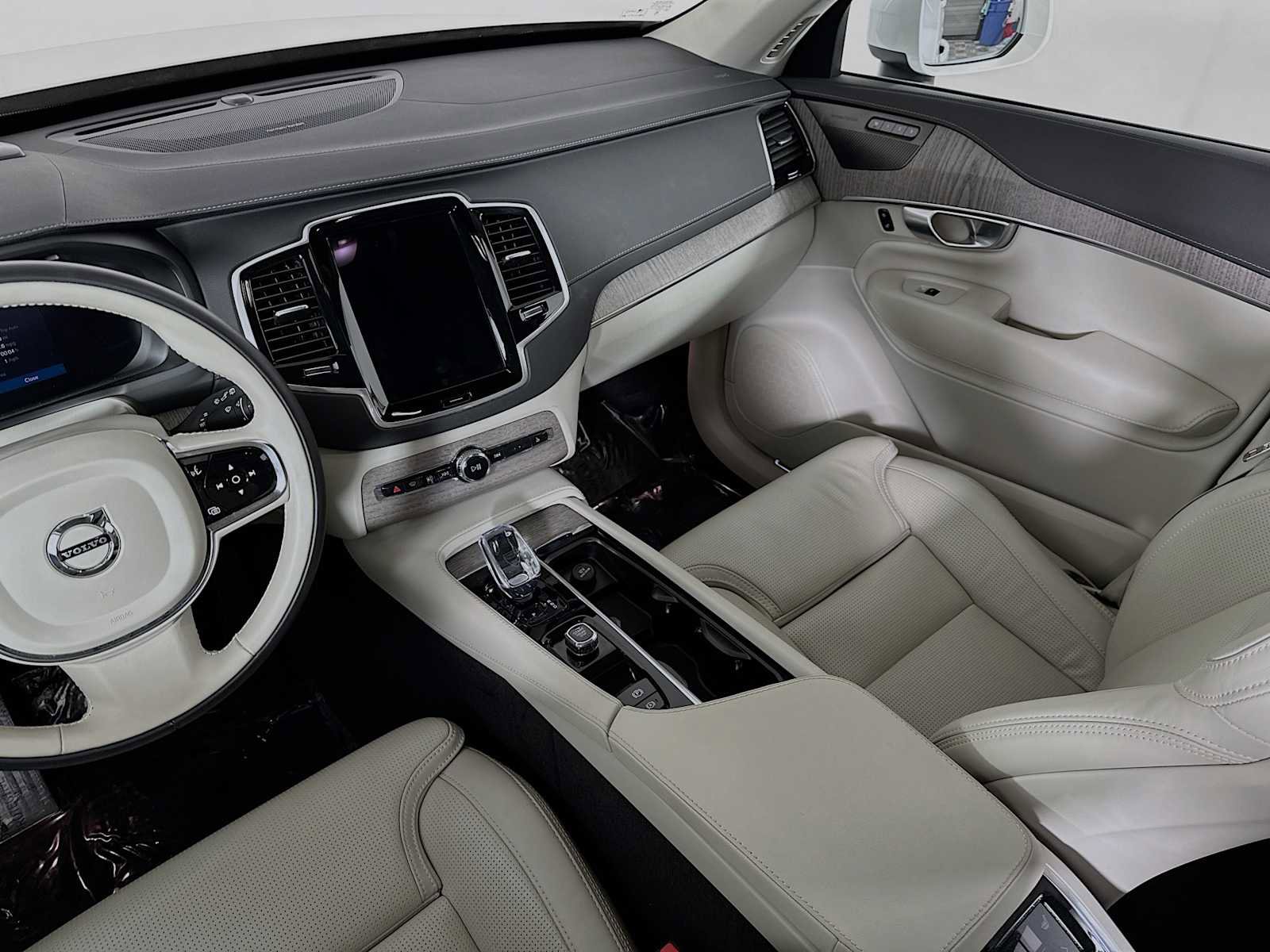 Certified 2024 Volvo XC90 B6 Ultimate image 22