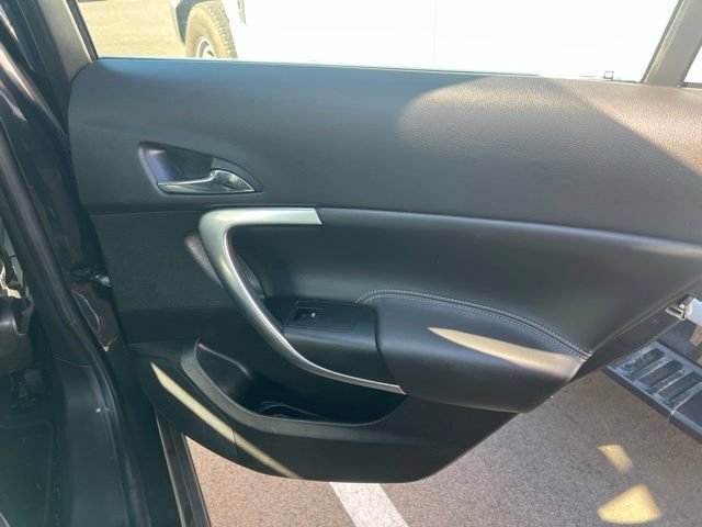 Used 2013 Buick Regal Leather FWD image 10