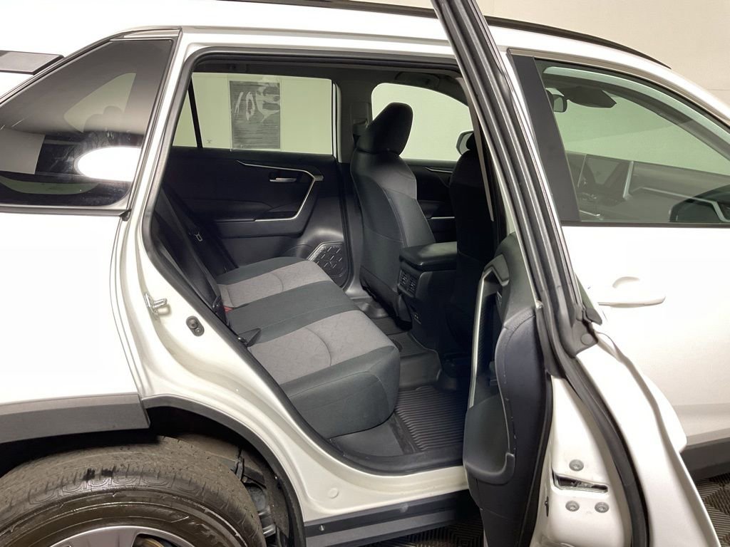 Used 2024 Toyota RAV4 XLE AWD/4WD image 34