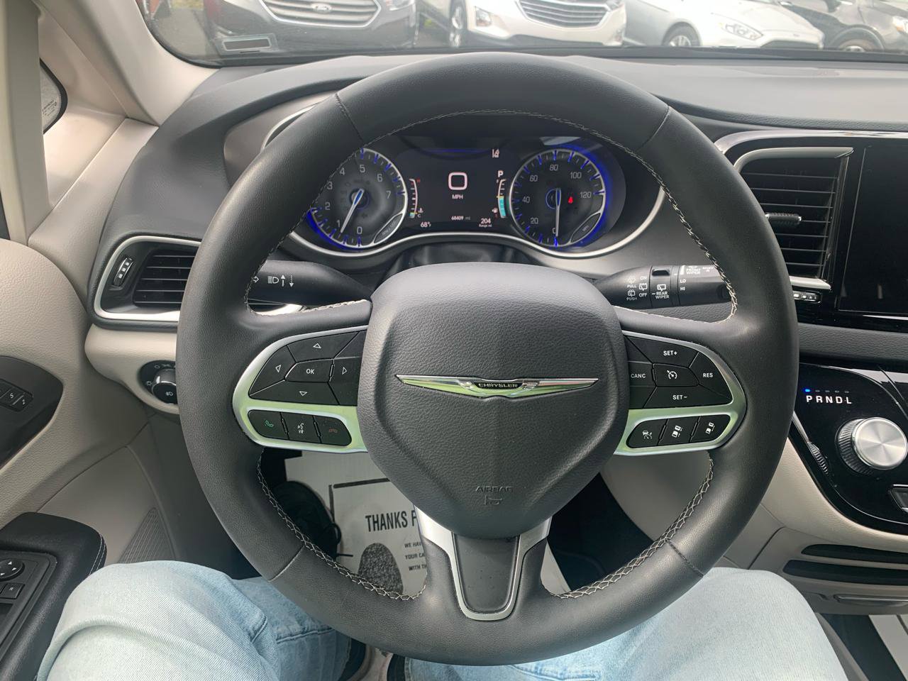 Used 2023 Chrysler Pacifica Touring-L image 17