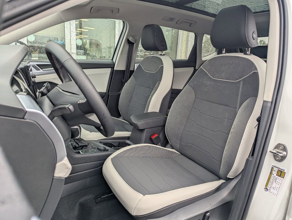 New 2026 Volkswagen Taos SE AWD/4WD image 25