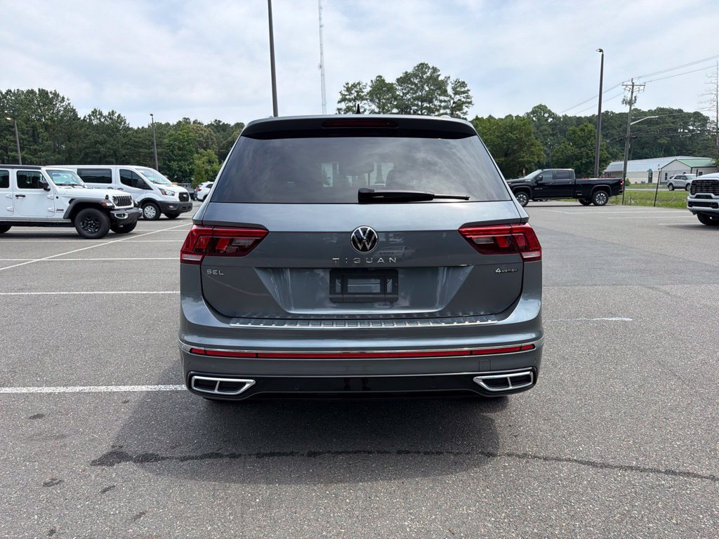 Used 2023 Volkswagen Tiguan SEL R-Line AWD/4WD image 6
