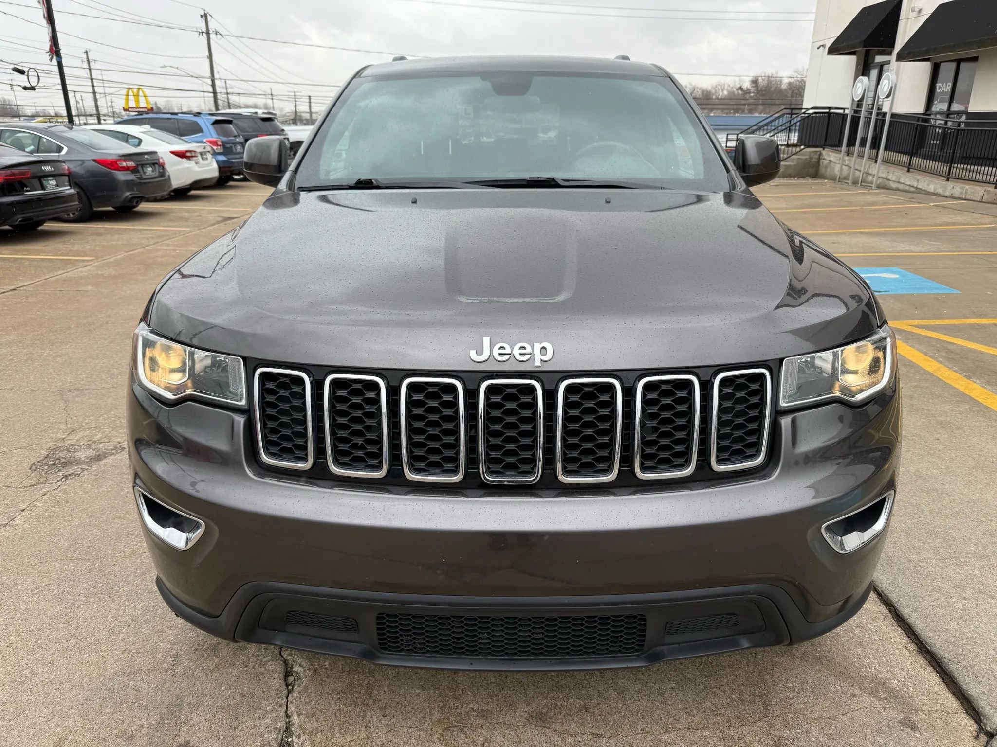 Used 2021 Jeep Grand Cherokee Laredo X image 2
