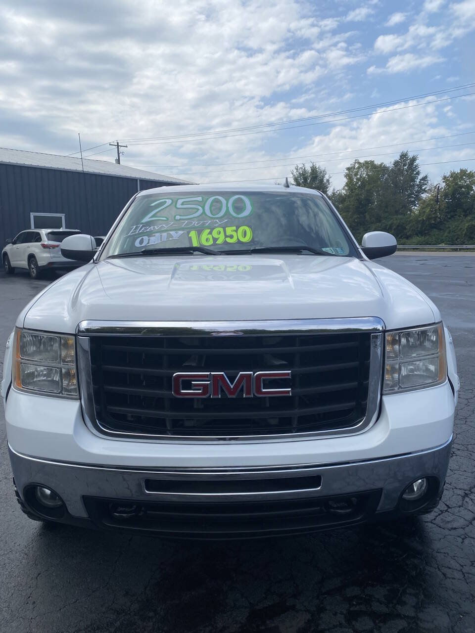 Used 2010 GMC Sierra 2500 SLT w/ SLT Convenience Package AWD/4WD image 3