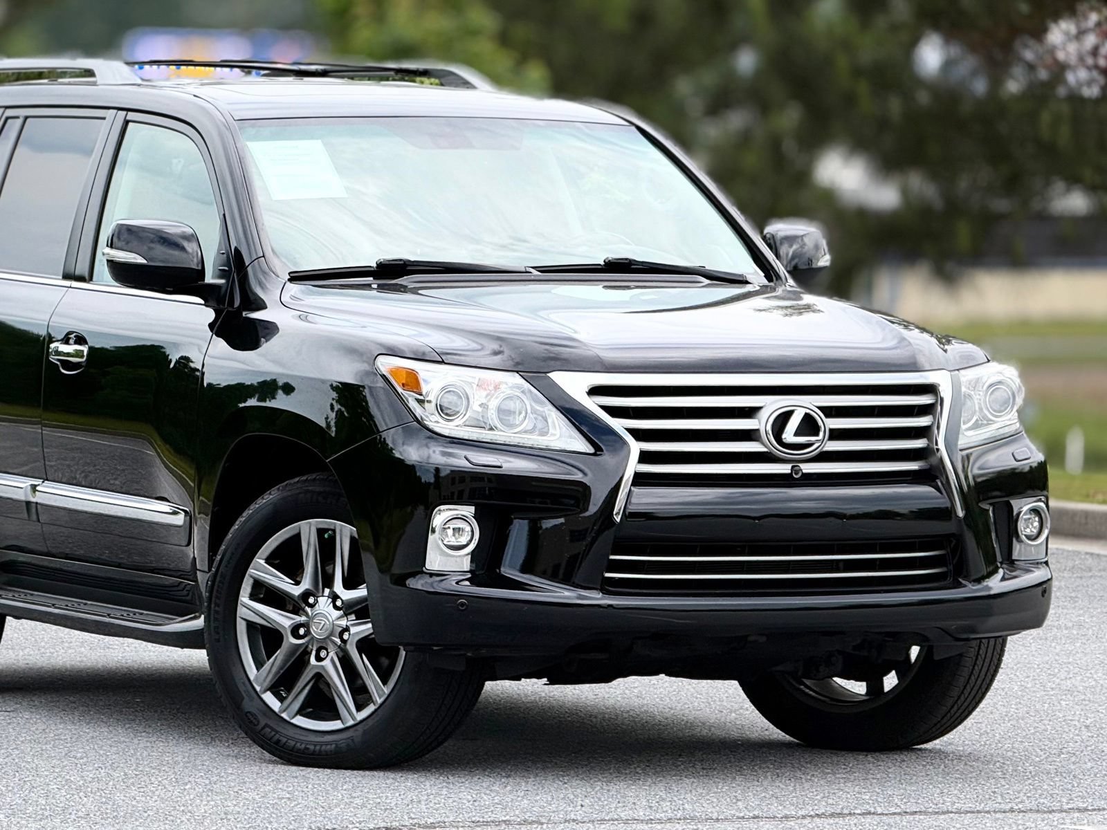 Used 2015 Lexus LX 570 4WD w/ Luxury Package image 46