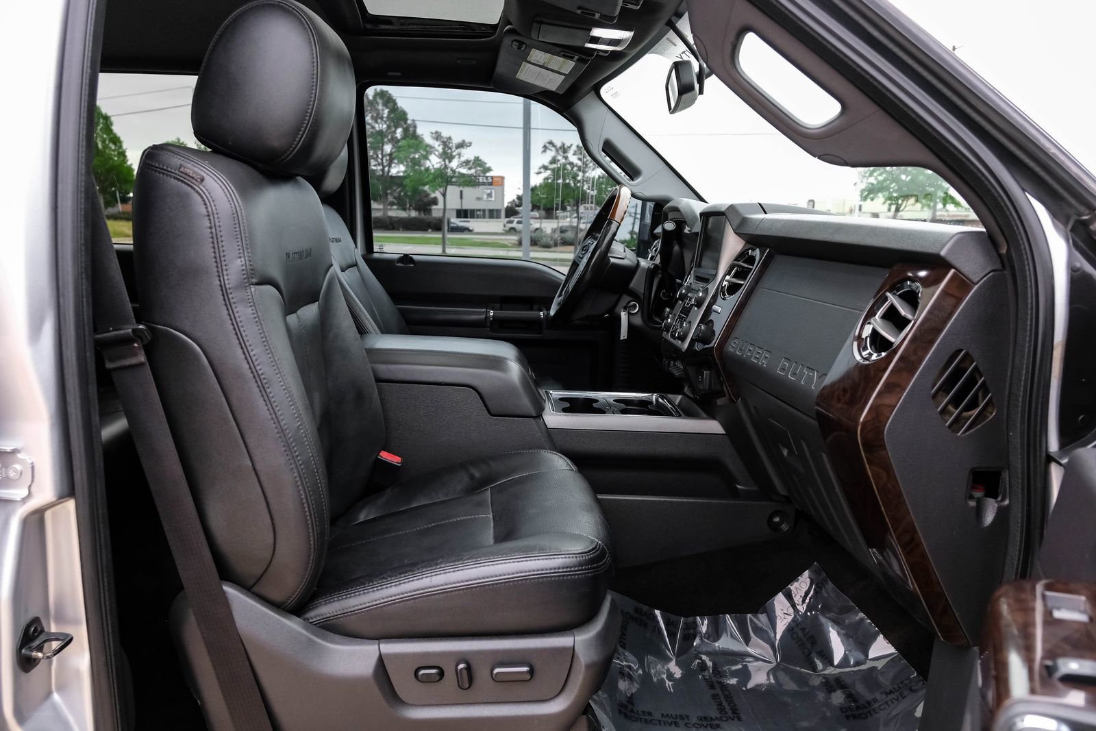 Used 2016 Ford F250 Platinum w/ FX4 Off-Road Package AWD/4WD image 31