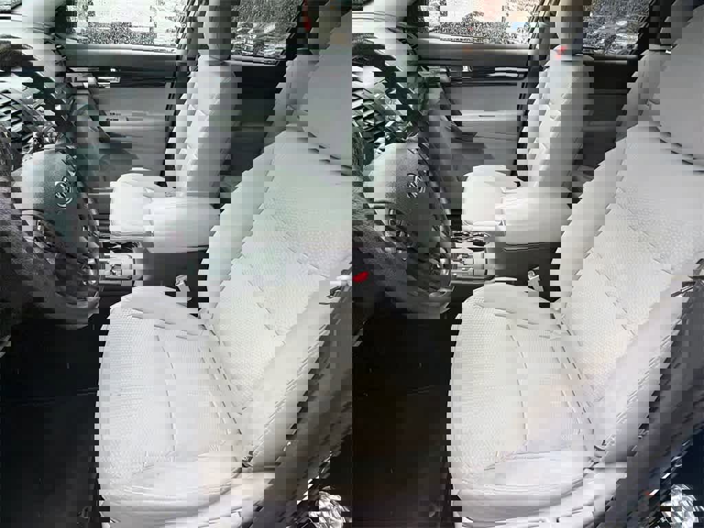 Used 2013 Kia Sorento LX w/ Value Pkg image 10