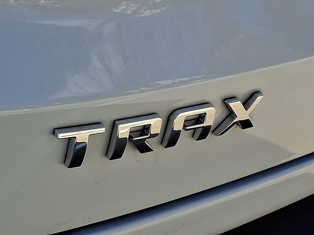 Used 2025 Chevrolet Trax LS w/ LS Convenience Package image 30