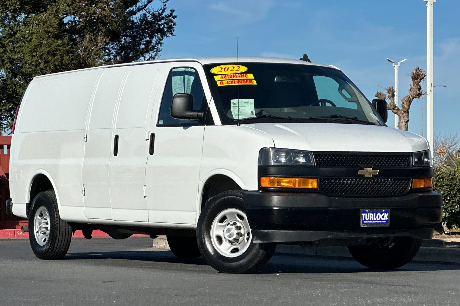 Used 2022 Chevrolet Express 2500 Extended w/ Driver Convenience Package image 2