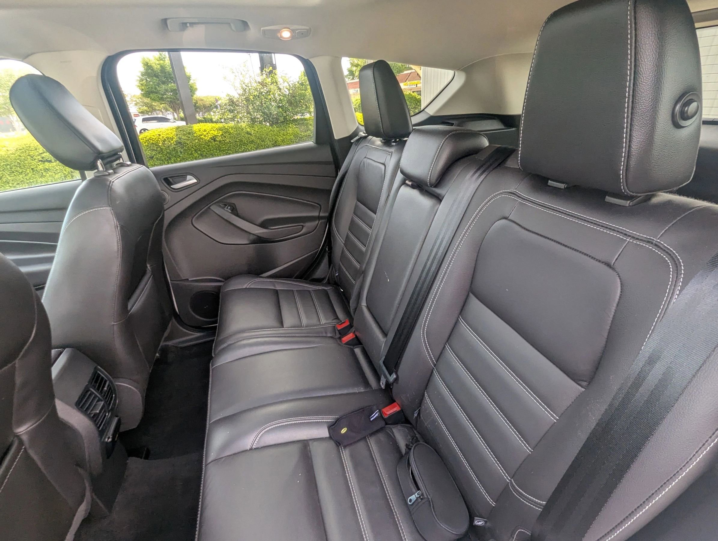 Used 2018 Ford Escape Titanium w/ Ford Safe & Smart Package AWD/4WD image 17