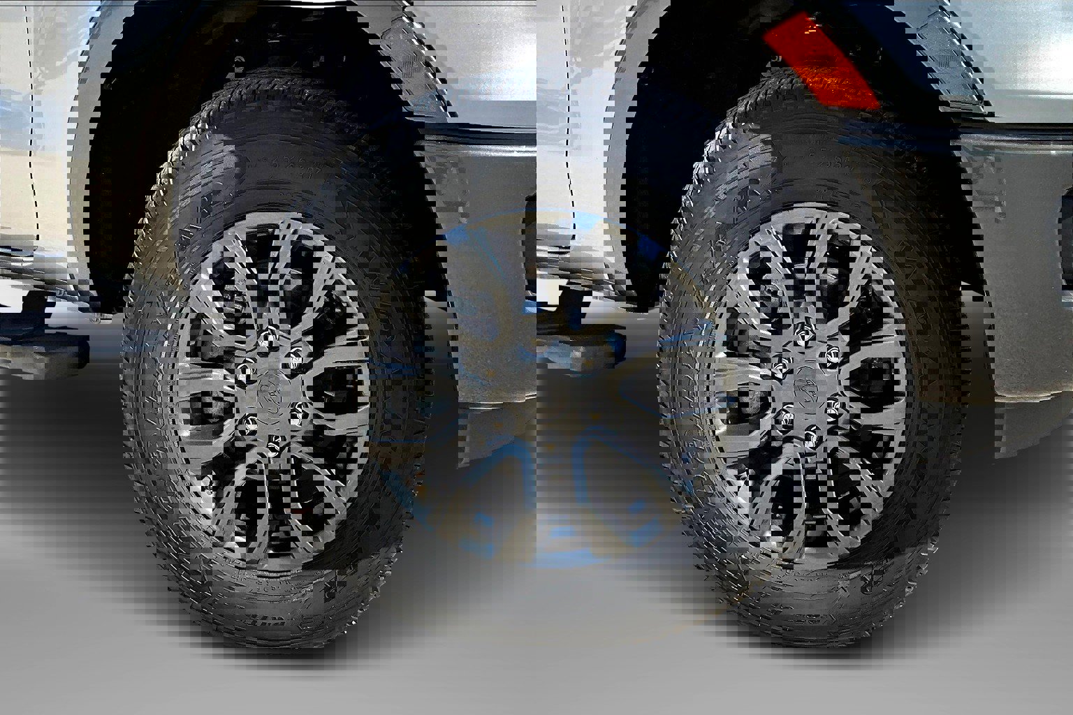 Used 2020 Ford Ranger XLT w/ Equipment Group 301A Mid image 9