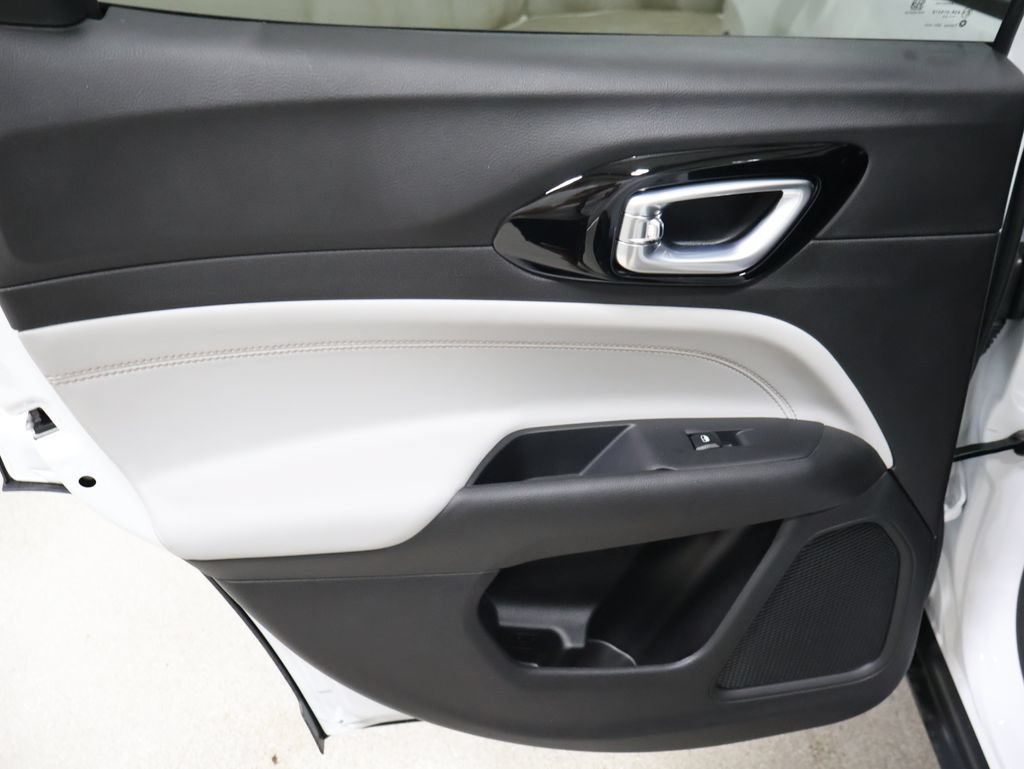 New 2026 Jeep Compass Limited AWD/4WD image 13