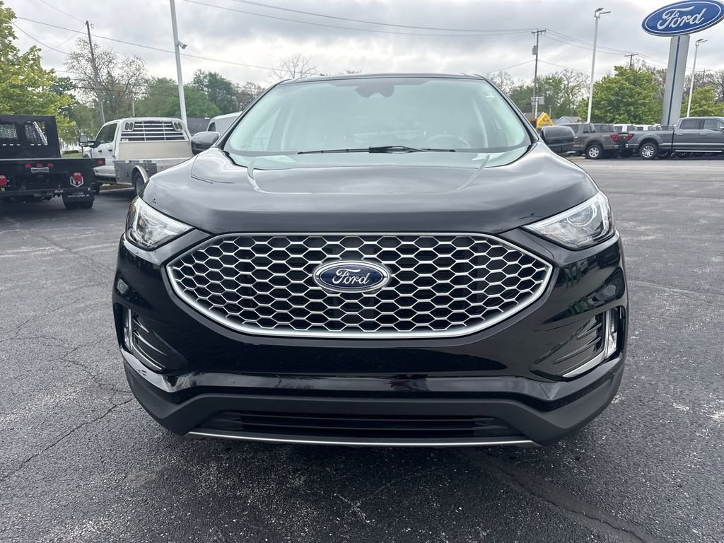 Used 2024 Ford Edge SEL w/ Convenience Package AWD/4WD image 3