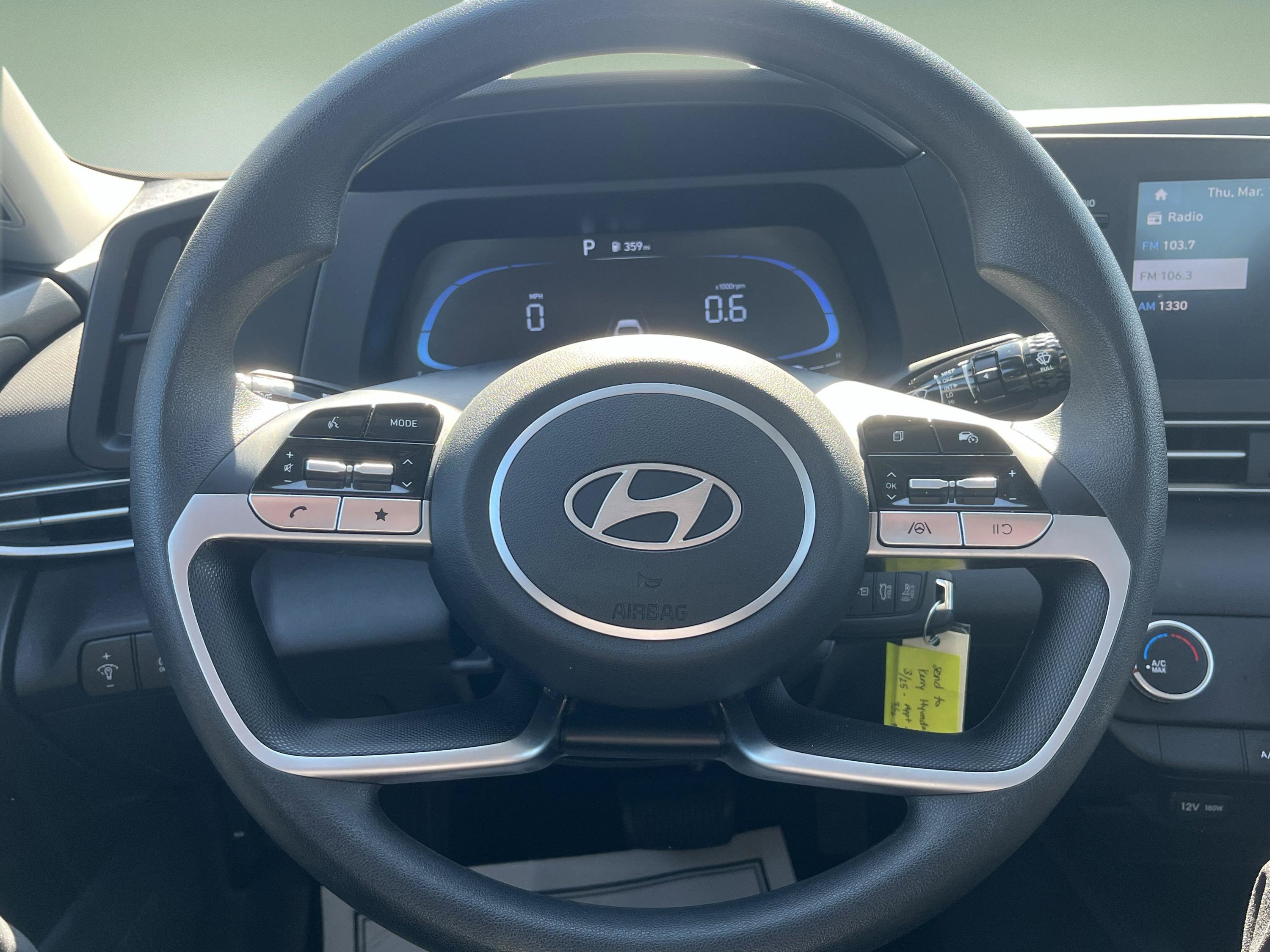 Used 2025 Hyundai Elantra SE w/ Cargo Package FWD image 14