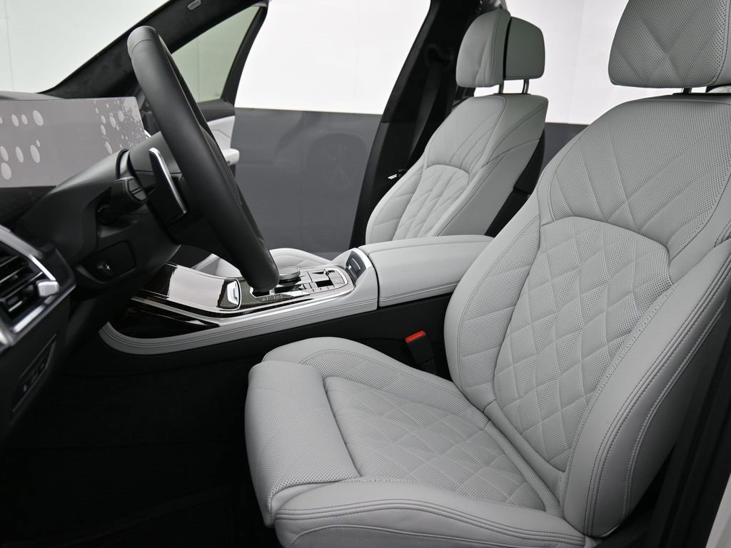 Used 2026 BMW X7 xDrive40i w/ M Sport Package image 11