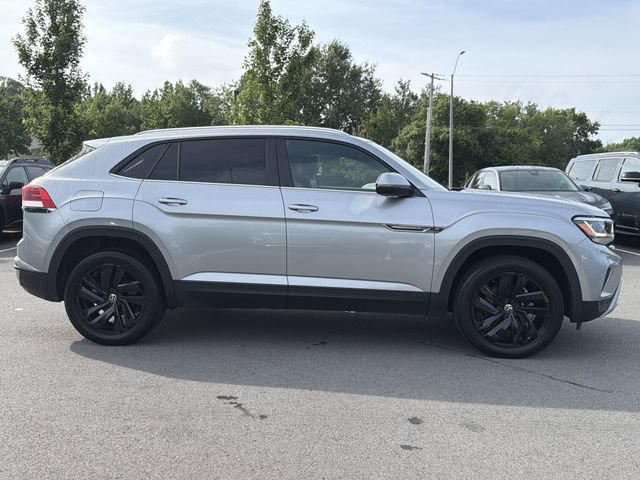Used 2023 Volkswagen Atlas Cross Sport SE FWD image 2