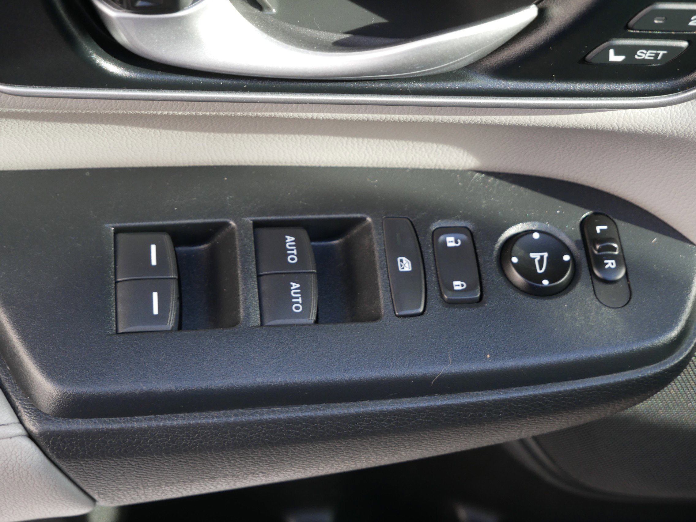 Used 2020 Honda CR-V Touring image 10