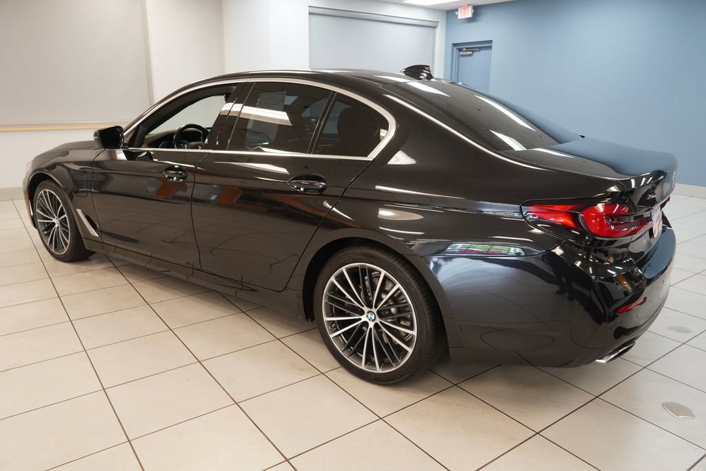 Used 2021 BMW 530e xDrive w/ Parking Assistance Package AWD/4WD image 8