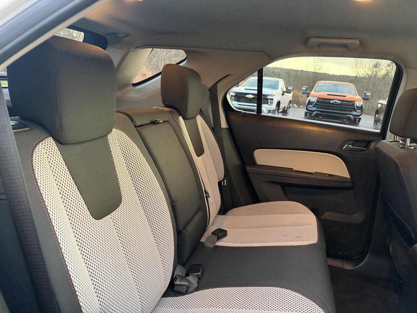 Used 2011 Chevrolet Equinox LT w/ Driver Convenience Package image 27