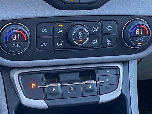 Used 2022 GMC Terrain SLT w/ Tech Package image 9