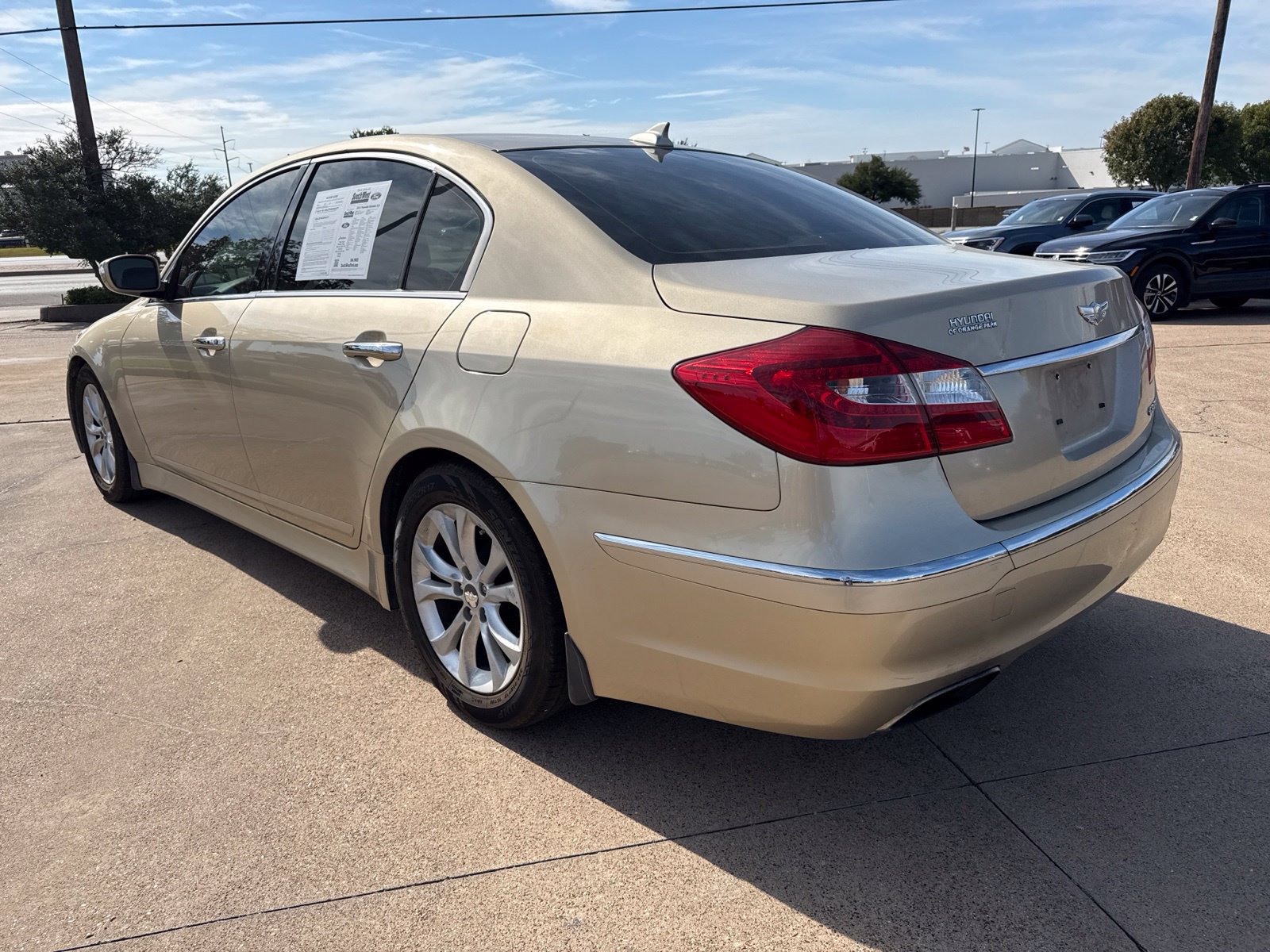 Used 2012 Hyundai Genesis 3.8 RWD image 5