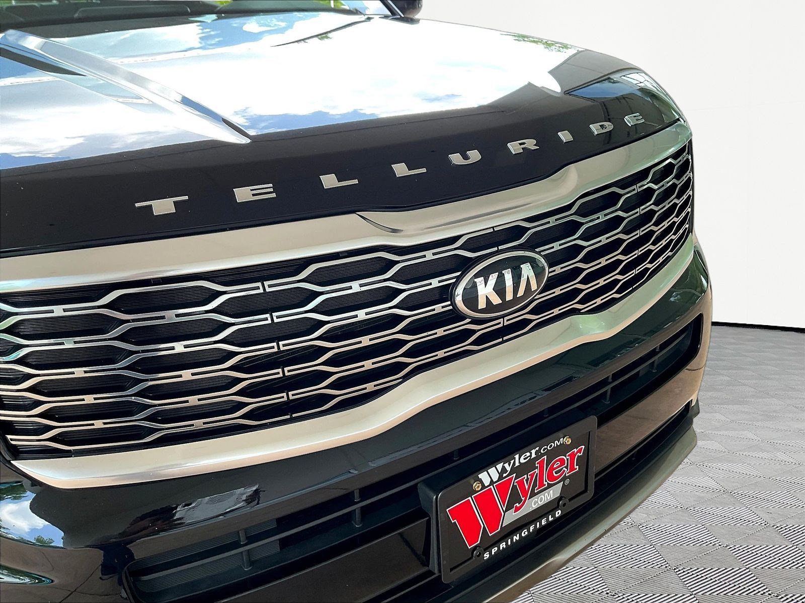 Used 2020 Kia Telluride EX w/ EX Premium Package FWD image 32