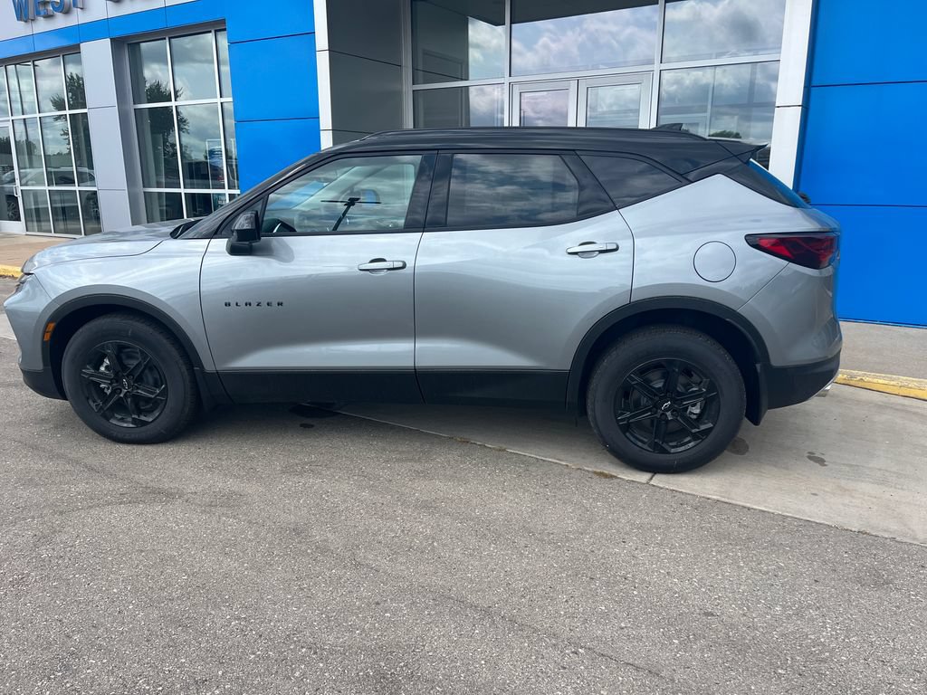New 2026 Chevrolet Blazer LT w/ Convenience Package AWD/4WD image 8