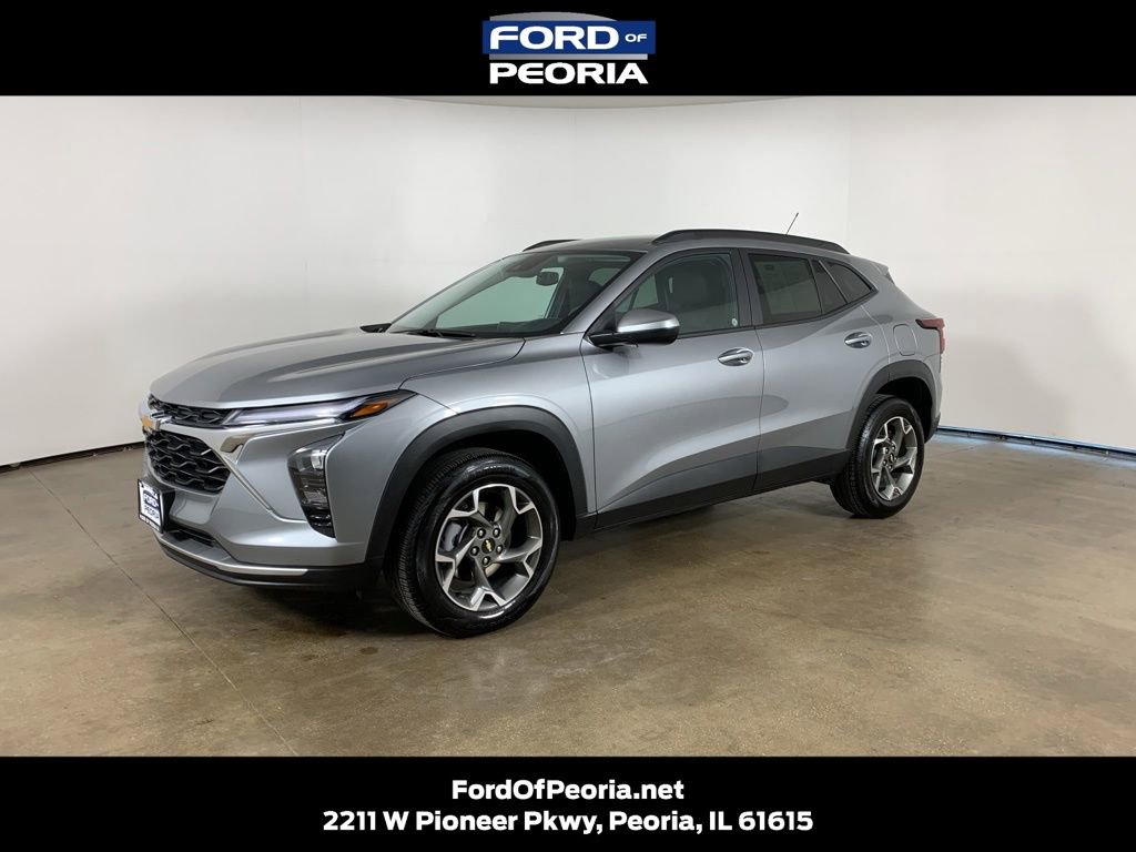 Used 2025 Chevrolet Trax LT image 1