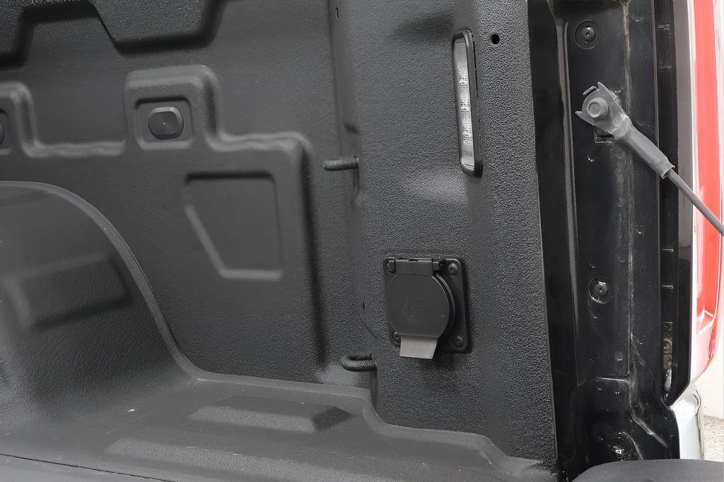 Used 2025 GMC Sierra 1500 AT4 w/ Technology Package image 37