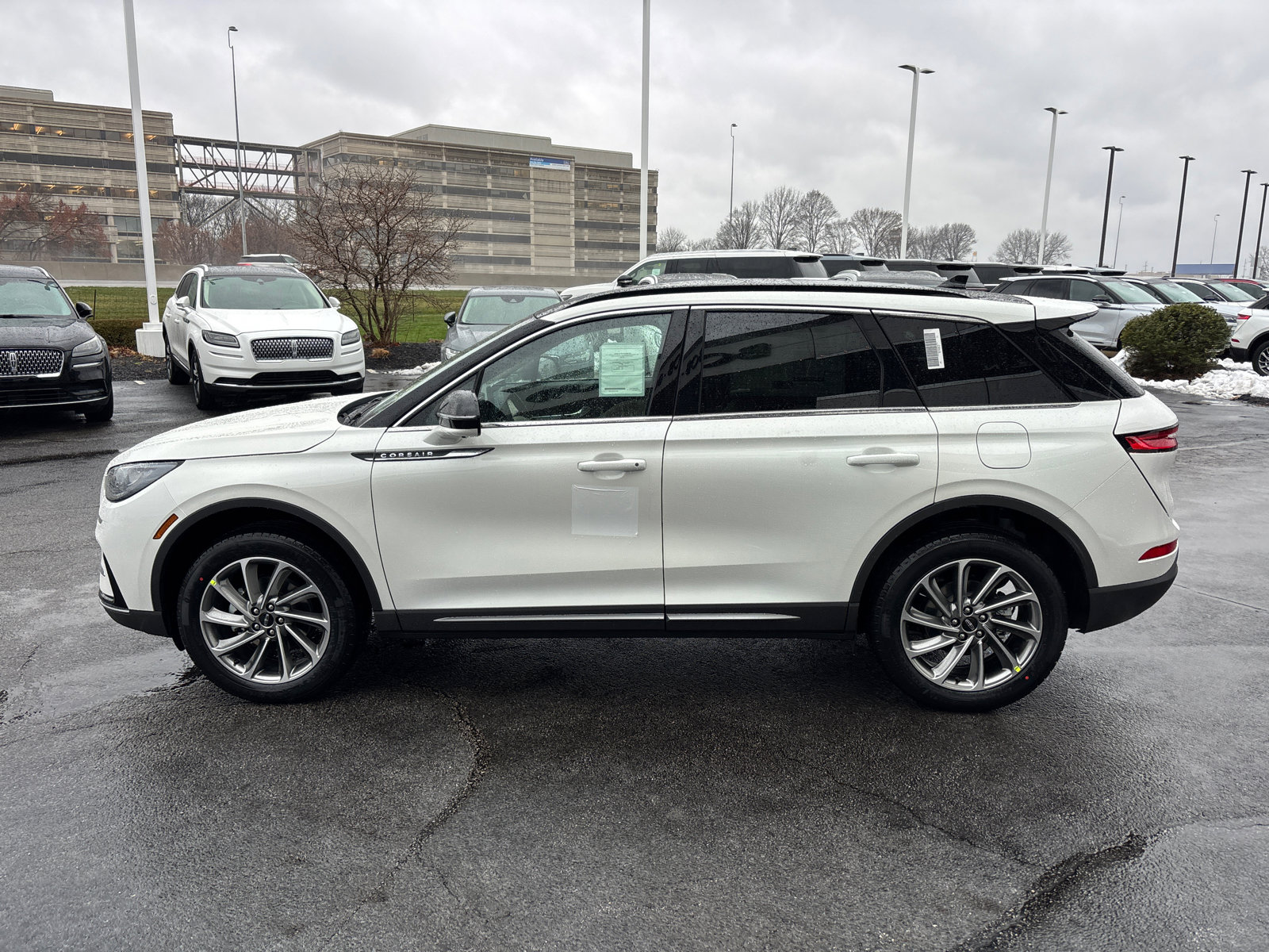 New 2026 Lincoln Corsair Premiere image 4