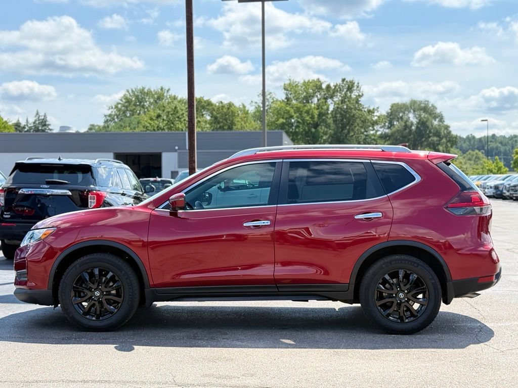 Used 2018 Nissan Rogue SV w/ Premium Package FWD image 34
