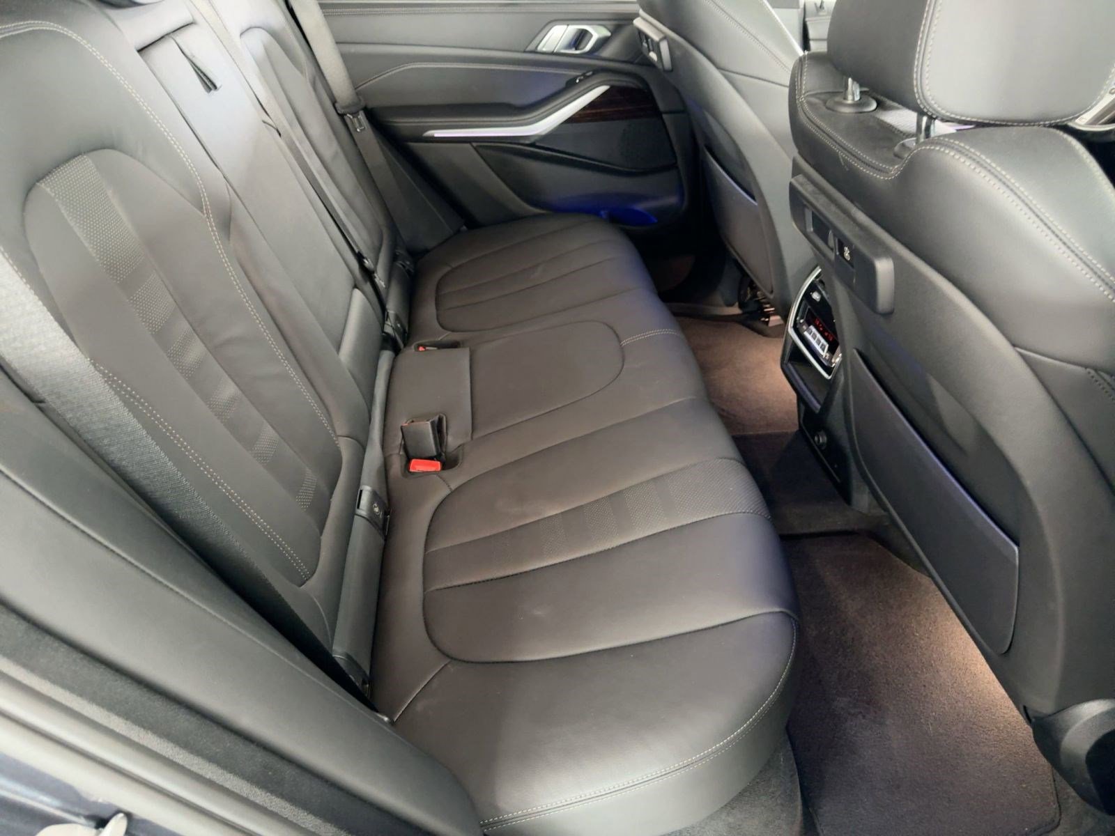 Used 2021 BMW X5 xDrive40i w/ M Sport Package image 29