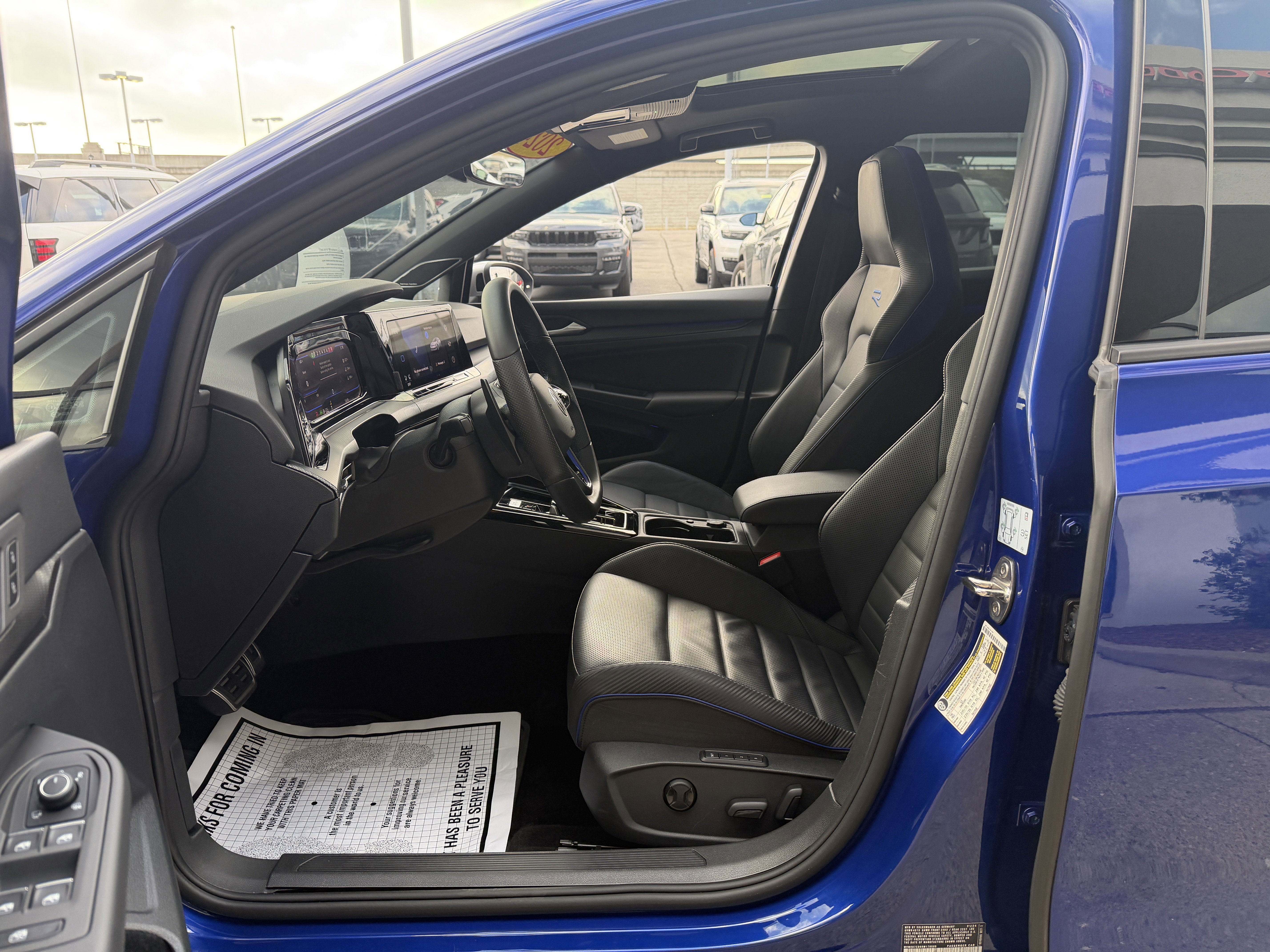 Used 2024 Volkswagen Golf R image 37