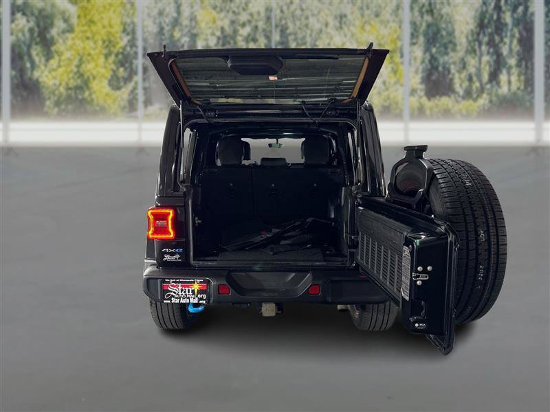 Used 2023 Jeep Wrangler Unlimited Sahara w/ Cold Weather Group AWD/4WD image 13