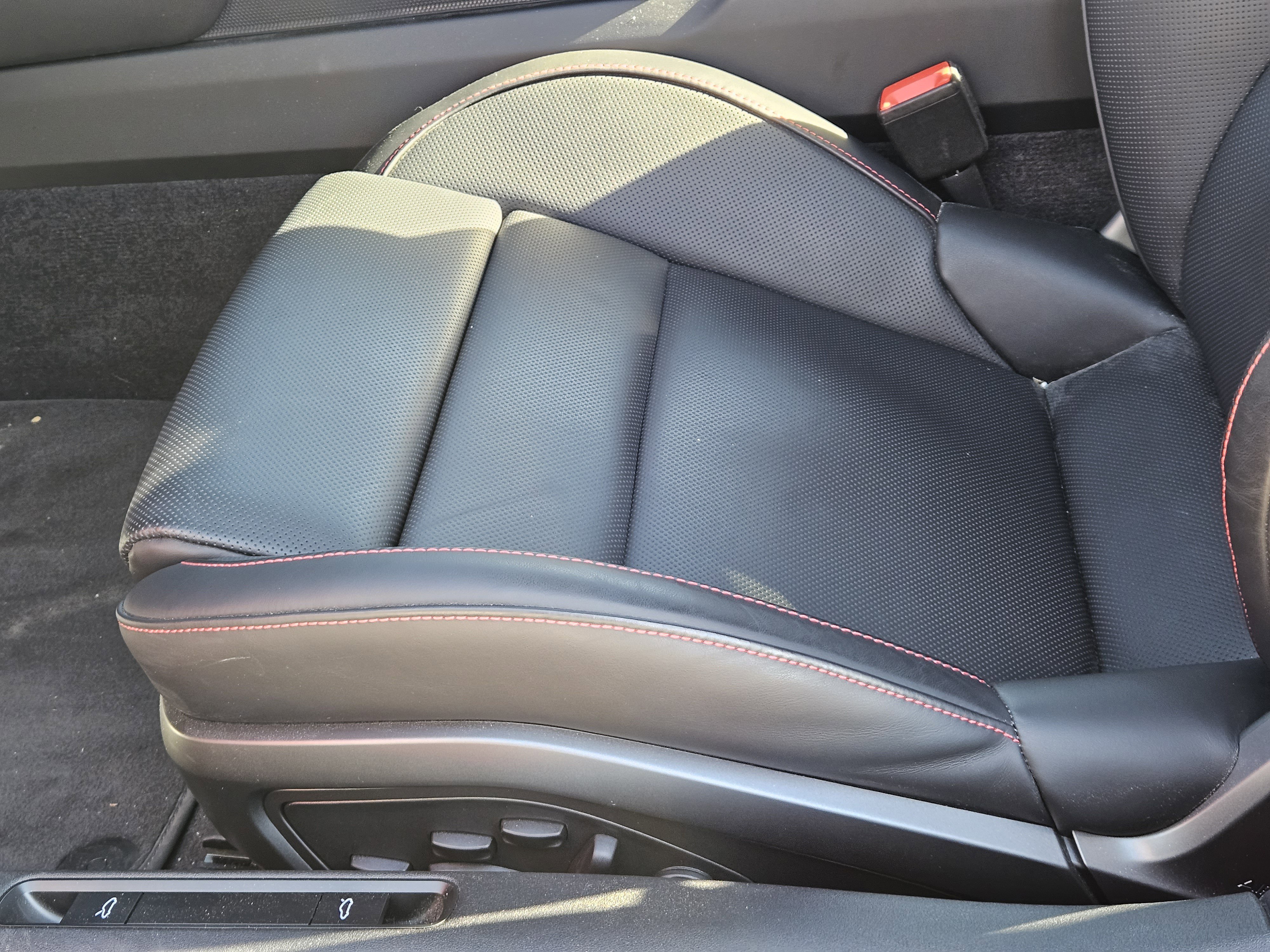 Certified 2023 Porsche 911 Carrera T image 23