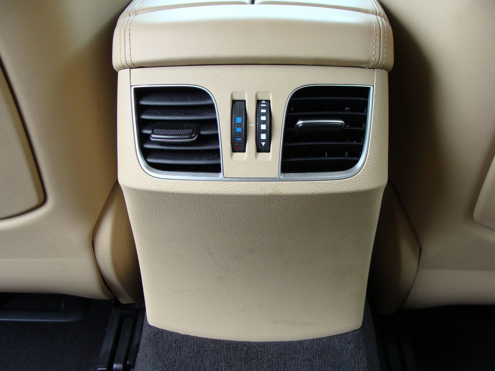 Used 2017 Genesis G80 3.8 w/ Option Group 03 image 29