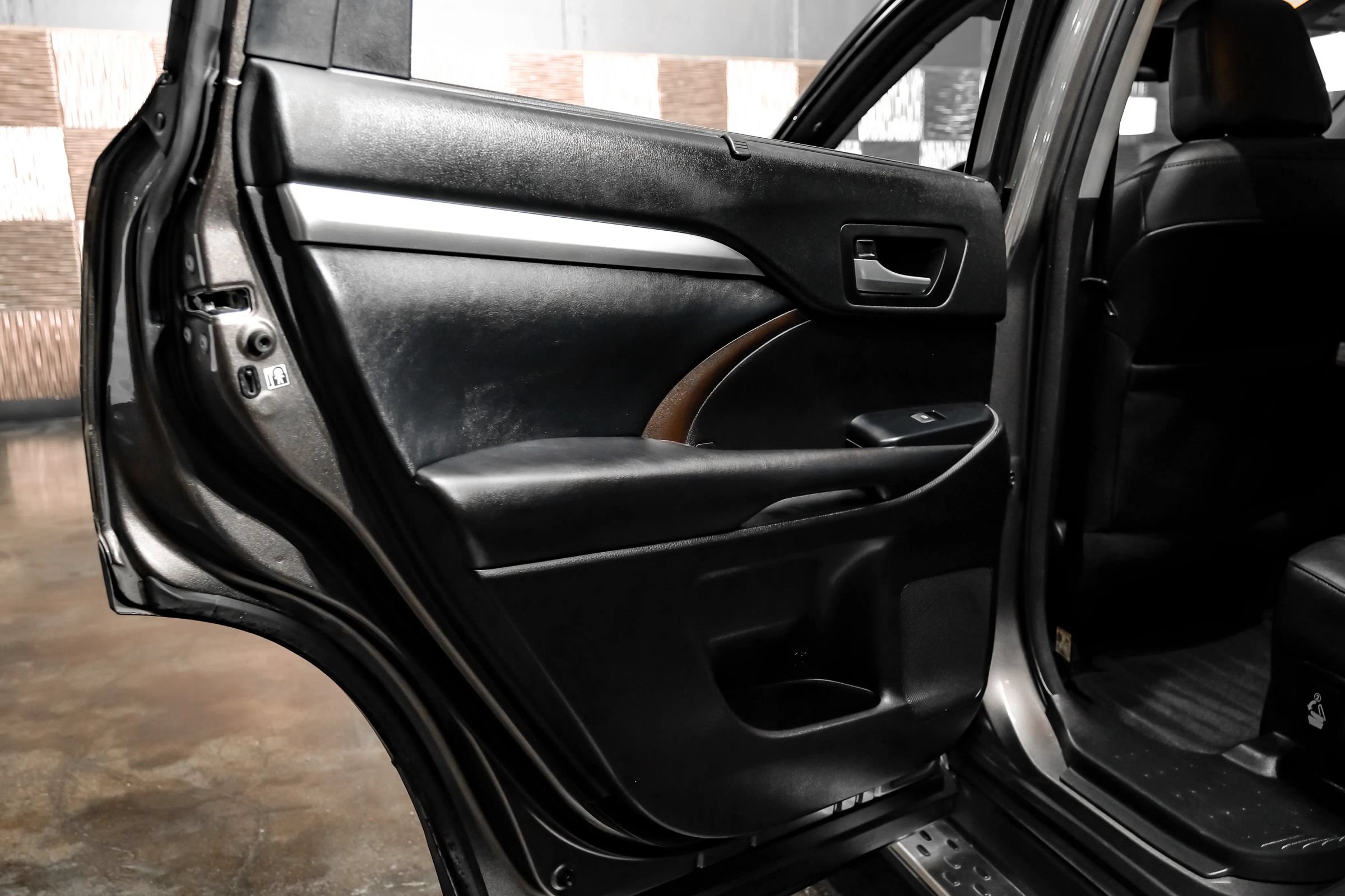 Used 2018 Toyota Highlander XLE FWD image 49